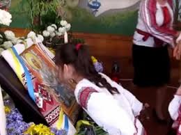 В Галичине 26 школьников упали в обморок у иконы, молясь за мир